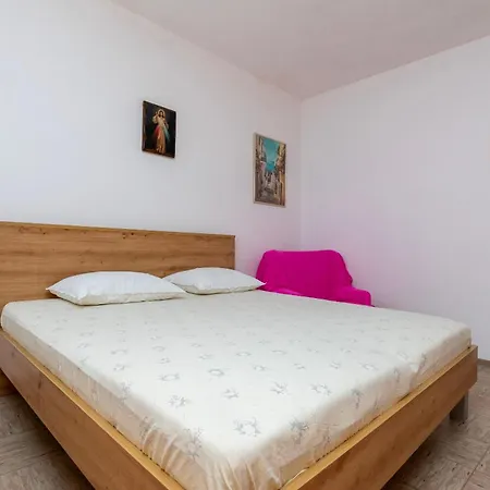 Antonio Apartman *